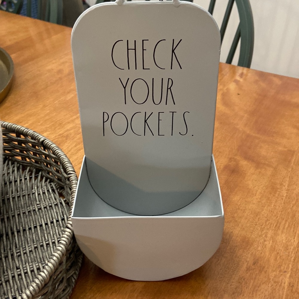 Change Holder for Laundry